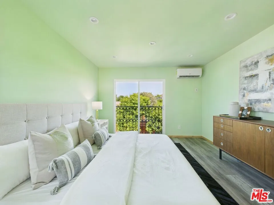 17660 Martha Street, Encino, California 91316 home-pic-18